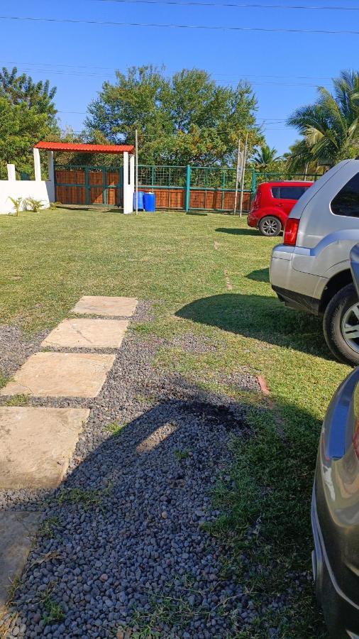 Lo De Reyes Monterrico Y Sipacate Hotel Las Quechas Exterior photo