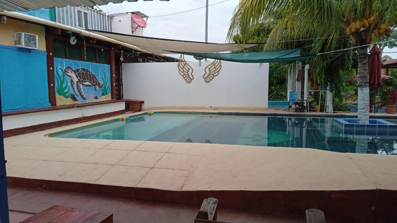 Lo De Reyes Monterrico Y Sipacate Hotel Las Quechas Exterior photo