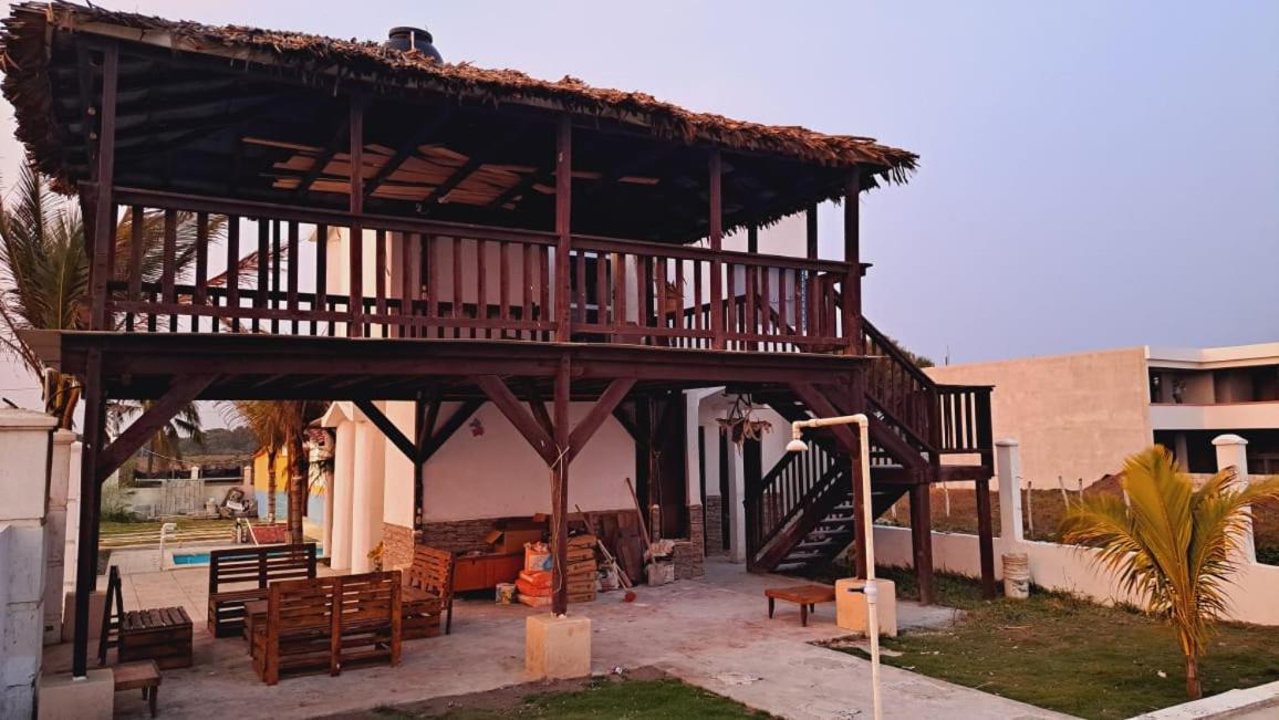 Lo De Reyes Monterrico Y Sipacate Hotel Las Quechas Exterior photo